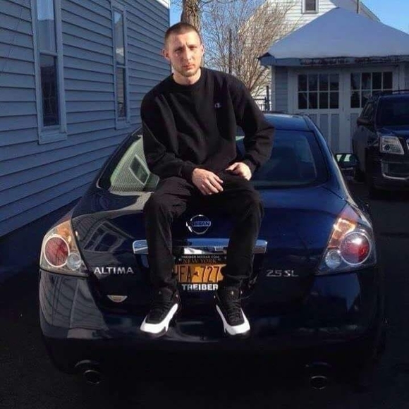 Meet your Posher, Nick - Picture 1 of 1